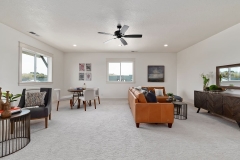 41-Upstairs-Bonus-Room